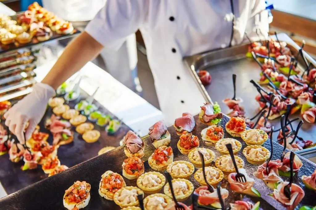 elite pearl charter - catering.