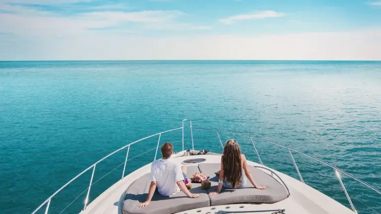 elite pearl charter - The Ultimate Guide To Find The Best Yacht Charter In Dubai mobile hero. Yacht rental in Dubai for Couples.