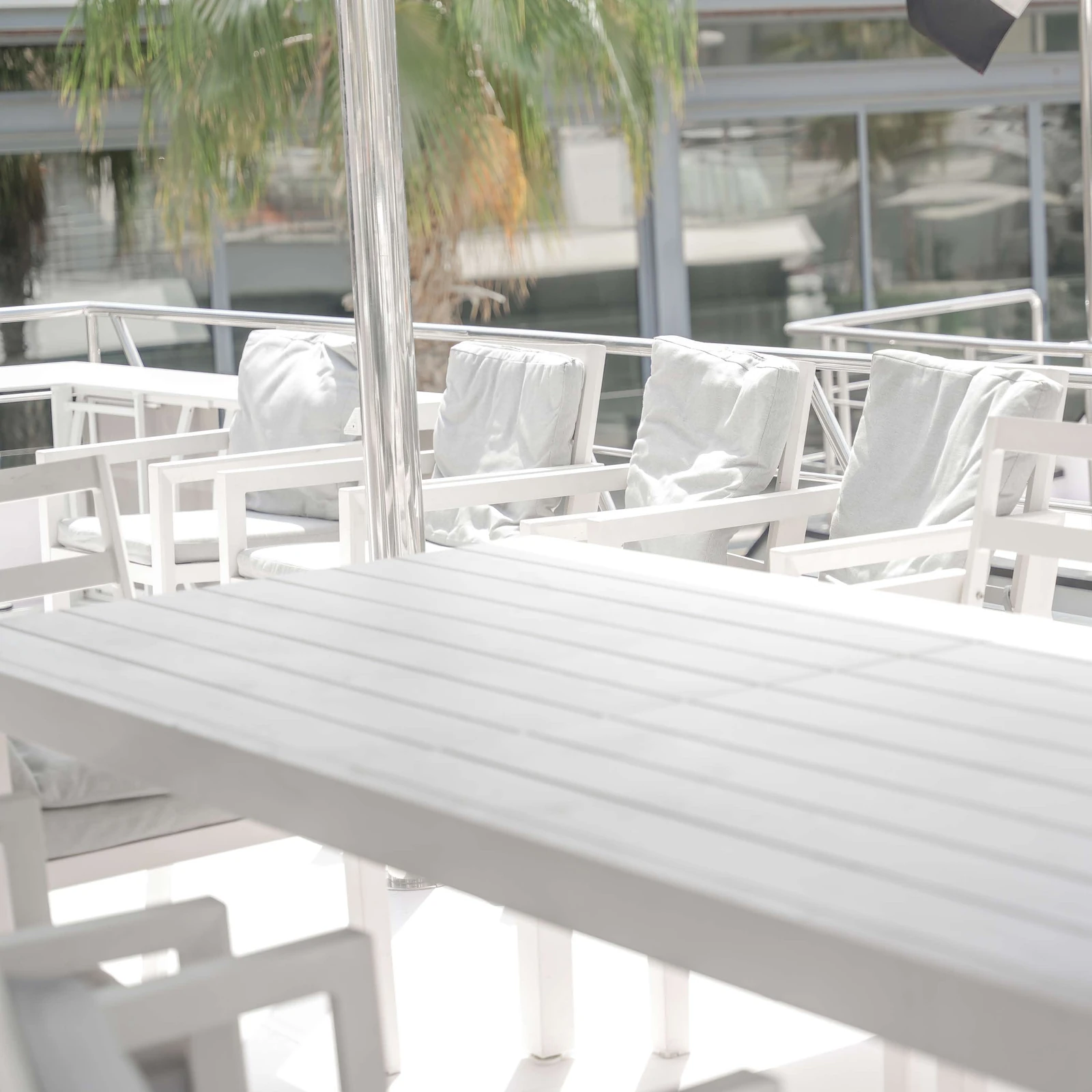 Salama open deck seating and table